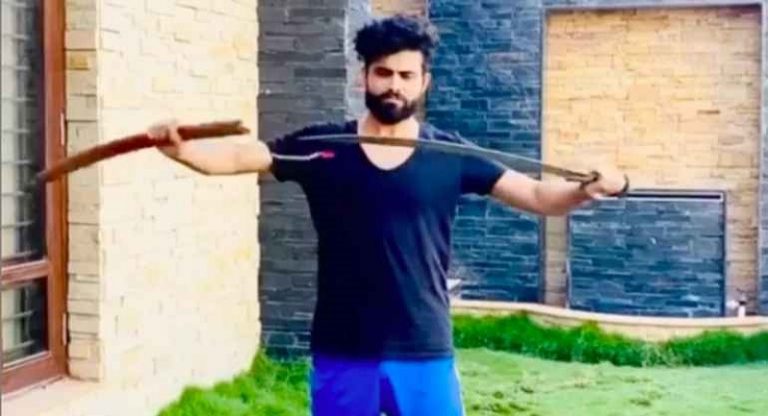 रवीन्द्र जडेजा ने शेयर किया तलवारबाजी स्किल का वीडियो: लिबरल्स ने राजपूतों के खिलाफ नफरत भरे ट्वीट्स की झड़ी लगा दी