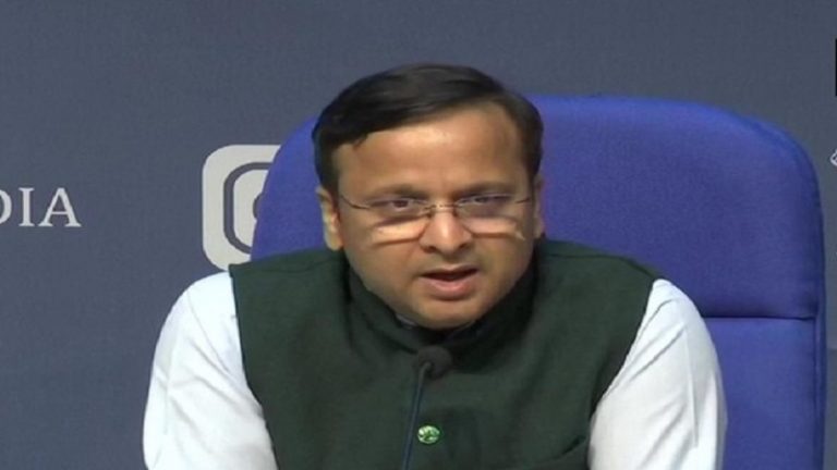 कोरोना से संक्रमित एक आदमी 30 दिन में 406 लोगों को कर सकता है इन्फेक्ट, अब तक 1,07,006 टेस्‍ट किए गए: स्वास्थ्य मंत्रालय