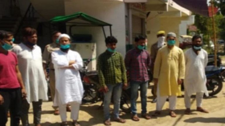 ‘आवश्यक वस्तु’ के नाम पर बेची जा रही थी मीट: 6 क्विंटल मीट के साथ सईद बसीर दामाद सहित गिरफ़्तार, 8 महिलाएँ भी शिकंजे में