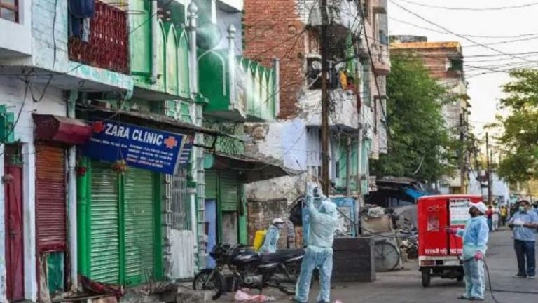 लखनऊ के कसाईबाड़ा में महिला स्वास्थ्यकर्मियों के साथ बदसलूकी, गाली-गलौज: पत्थर उठाने पर जान बचा कर भागे