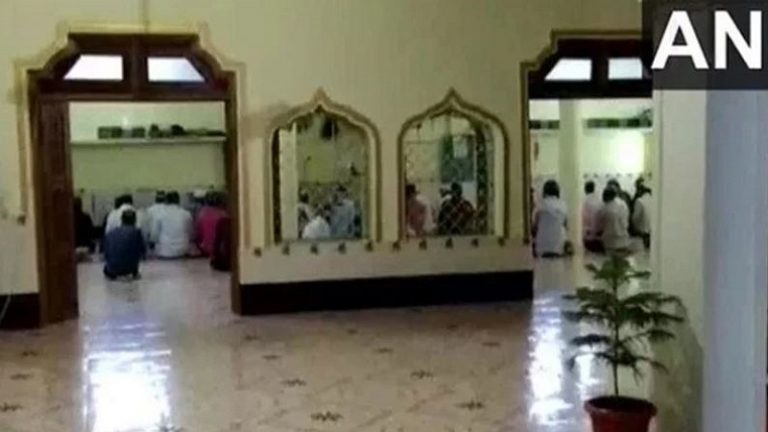 मध्य प्रदेश: लॉकडाउन के बीच फिर नमाज के लिए मस्जिद में हुए इकट्ठा, 40 पर FIR