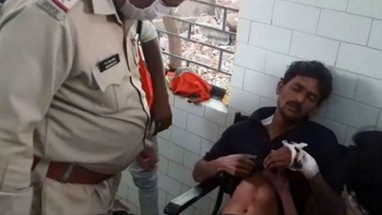 ‘मस्जिद के सदर ने उकसाया’: देवास में सफाईकर्मियों पर कुल्हाड़ी से हमला, आदिल, हबीब और गोप खान गिरफ्तार