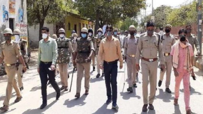 मथुरा, पुलिस पर हमला