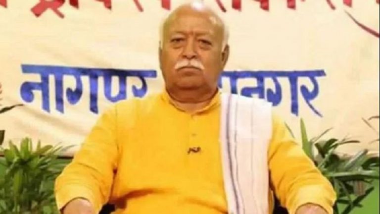 समाज के टुकड़े करने वाले लोग, एकता नहीं बर्दाश्त कर पाएँगे: RSS प्रमुख मोहन भागवत