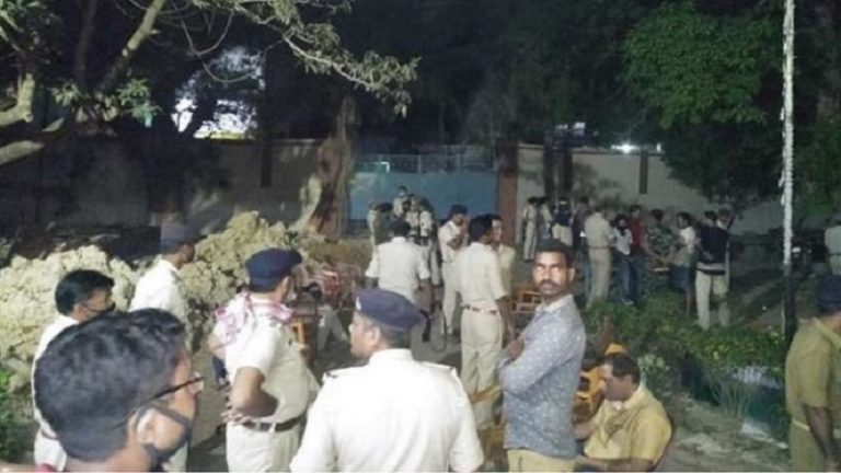 राजस्थान: कर्फ्यू के बीच टोंक के कसाई मोहल्ले में लाठी-डंडे और तलवार से पुलिस पर हमला