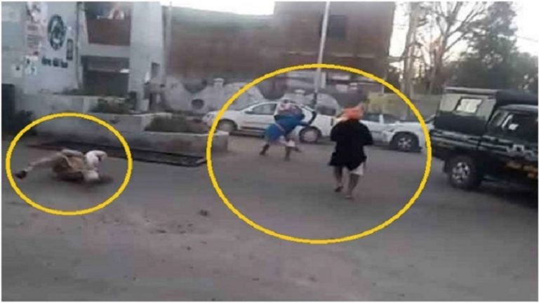 तलवार से काटे ASI के हाथ, लॉकडाउन में  मार्केट जाने से रोका तो भड़के निहंग: देखें Video