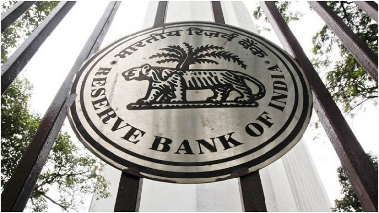 बैंक में चपरासी था डायरेक्टर, चेयरपर्सन को मिलते थे ₹1000 हर माह: RBI ने प्रतिबंध बढ़ाया