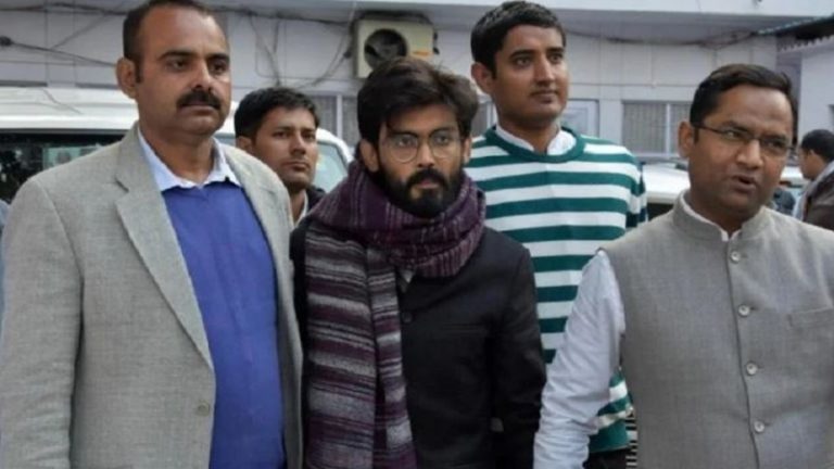 शरजील के खिलाफ चार्जशीट दाखिल: देशद्रोही भाषण देने और दंगे भड़काने का आरोप