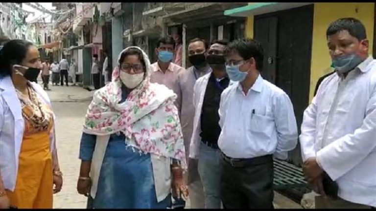 बरेली में नर्स पर हमला: इमामबाड़ा के पास घेरा, बदसलूकी, रजिस्टर फाड़ा, भागकर बचाई जान
