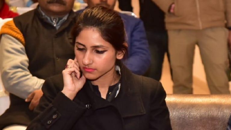कौन हैं कॉन्ग्रेस विधायक अदिति सिंह, जो लगातार अपनी ही पार्टी की ‘बस राजनीति’ को घटिया कह रही हैं
