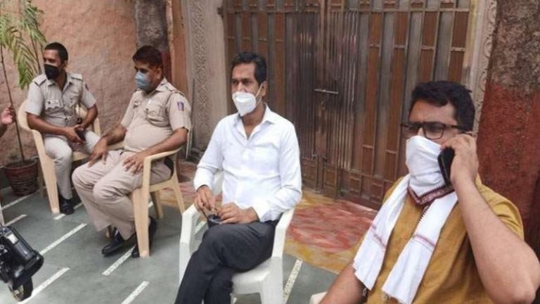 मजदूरों को UP बॉर्डर छोड़ा, पुलिस पहुॅंची तो घर से नहीं निकले दिल्ली कॉन्ग्रेस अध्यक्ष: हिरासत में लिए गए अनिल चौधरी