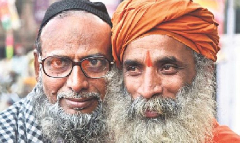 इस्लाम और हिन्दुत्व को एक मानने की जिद मूर्खता: हिन्दू संतों को अली-मौला गाना बंद करना चाहिए