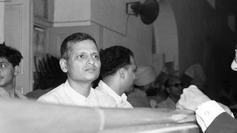 कोर्ट में बैठी जनता अगर न्याय करती तो गोडसे निर्दोष घोषित होते: याचिका की सुनवाई करने वाले जज खोसला