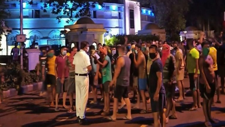 कोलकाता: कोरोना+ मिलने के बाद भी बैरक नहीं करवाया सैनेटाइज, 500 सिपाहियों ने DCP पर किया हमला