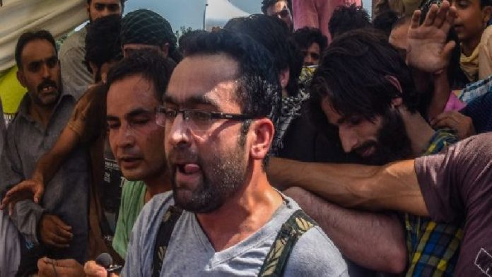 रियाज नायकू पत्थरबाजी