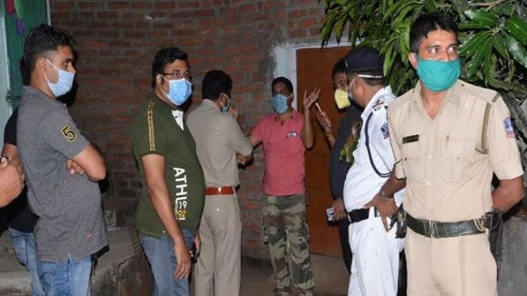 कल-पुर्जा बनाने के नाम पर लिया दो मंजिला मकान, चला रहे थे हथियारों की फैक्ट्री: इसरार, आरिफ सहित 5 गिरफ्तार