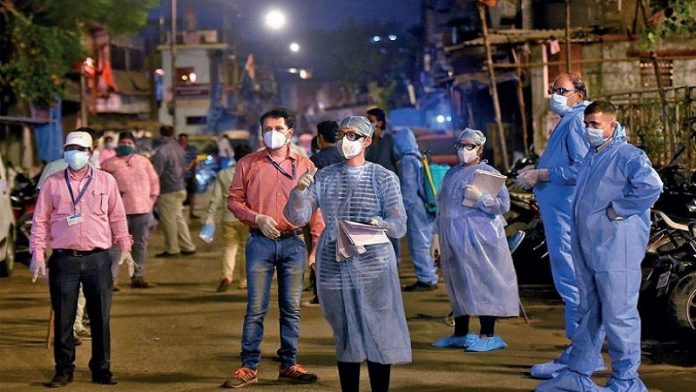 डाक्टरों के वेतन में कटौती