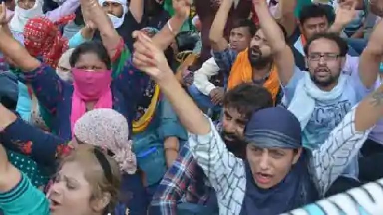 शिक्षकों को बिना ट्रेनिंग कोरोना ड्यूटी, मना करने पर निलंबन की धमकी: मुंबई में BMC और शिवसेना की मनमानी