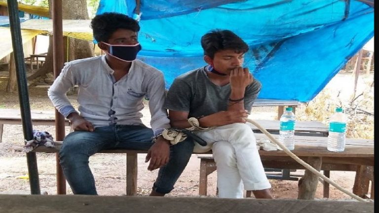 छात्रों-अध्यापकों का व्हाट्सएप ग्रुप बनाकर अश्लील मैसेज-वीडियो भेजने के आरोप में इंजमामुल और रहमत गिरफ्तार, फिरोज फरार
