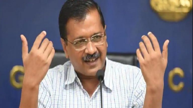 ‘विज्ञापनों में अरबों फूँक नशे में मस्त हैं केजरीवाल’: सैलरी के लिए दिल्ली सरकार के पास पैसा नहीं, केंद्र से माँगे ₹5000 करोड़