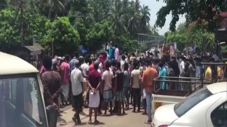 श्रमिक स्पेशल ट्रेन: केरल में अपने गाँव लौटने की माँग को लेकर प्रवासी मजदूरों ने किया हंगामा