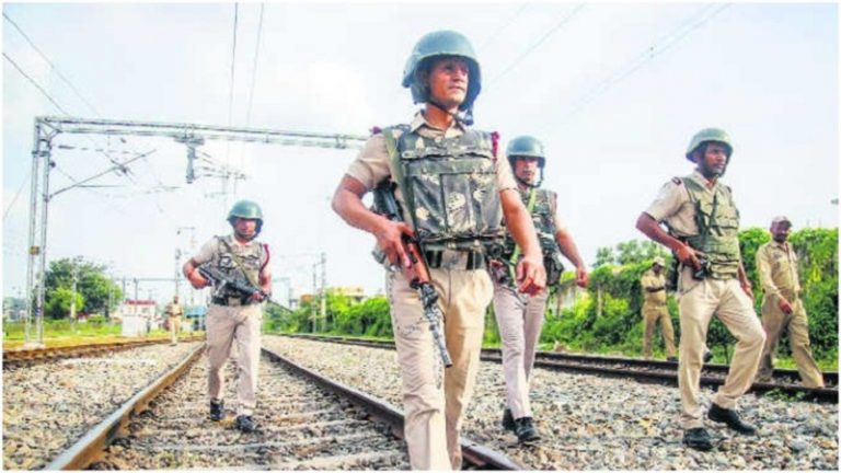 महाराष्ट्र में कोरोना के बढ़ते प्रकोप और रमजान ईद से पहले तैनात की गई CAPF की 9 कंपनियाँ: गृह मंत्रालय ने दिया आदेश