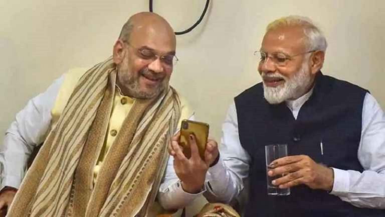 स्व-घोषित बुद्धिजीवियों और अर्थशास्त्रियों ने सरकार को ऐसे सुझाव दिए हैं जो मेरे भतीजे का हाई स्कूल ग्रुप भी दे सकता है