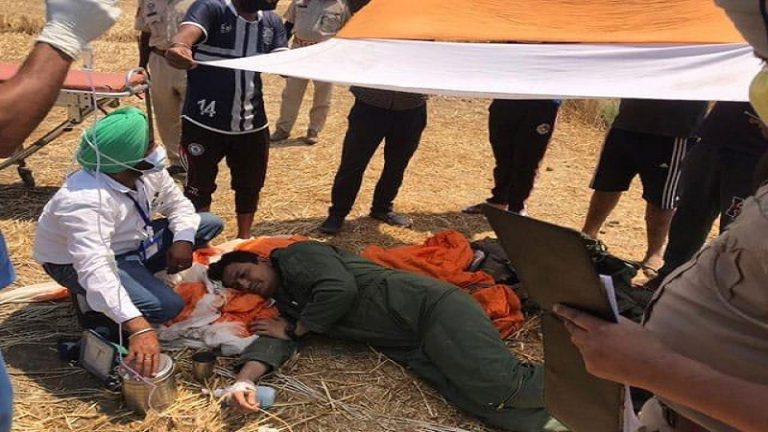 पंजाब: खेत में गिरा मिग फाइटर प्लेन का पायलट, सिखों ने पगड़ी खोल धूप से बचाया