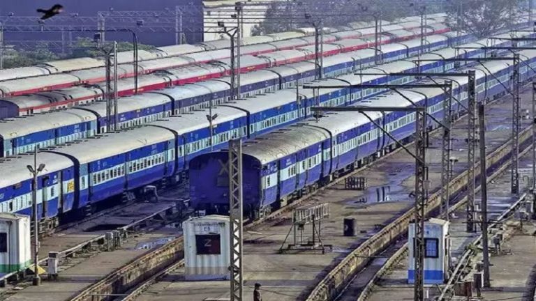 12 मई से 15 जोड़ी स्पेशल ट्रेनें चलेंगी: सोमवार शाम 4 बजे से रिजर्वेशन, कंफर्म टिकट होने पर ही कर सकेंगे यात्रा