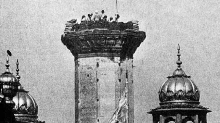 ऑपरेशन ब्लू स्टार: जब सेना को स्वर्ण मंदिर पर चढ़ाने पड़े टैंक, जिसके कारण मारी गईं इंदिरा गाँधी