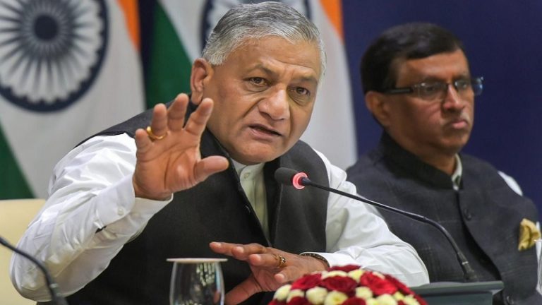 भारत ने भी कई चीनी सैनिकों को बनाया था बंधक, बाद में उन्हें छोड़ा: जनरल वीके सिंह का खुलासा