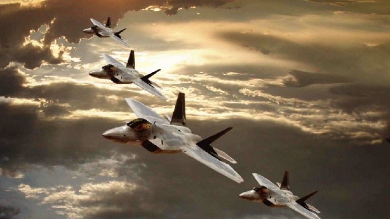‘कराची में टोटल ब्लैकआउट, देखा गया IAF जेट्स का फॉर्मेशन’ – Pak में हलचल, भारत में मीम्स की बौछाड़