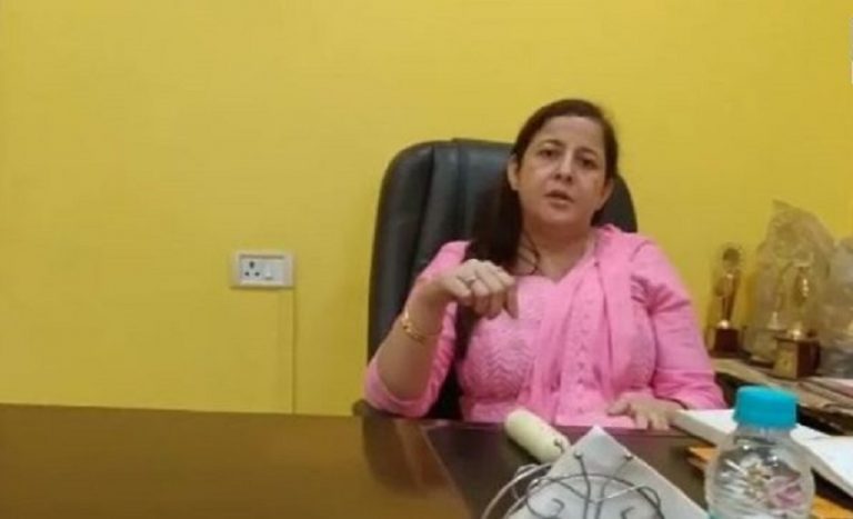 बिशप स्कॉट गर्ल स्कूल की प्राचार्या ने स्कूल फीस पर शिकायत पर अभिभावक से की हाथापाई, करियर खराब करने की दी धमकी