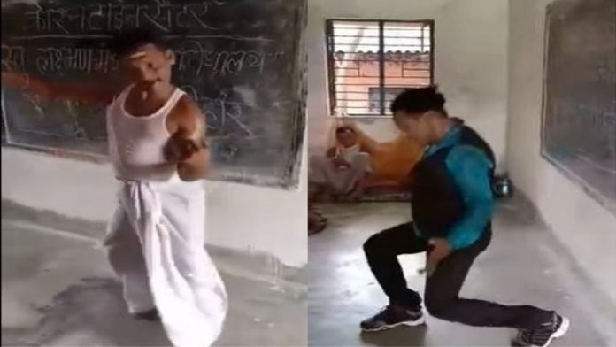 बिहार, धोती-बनियान में डांस