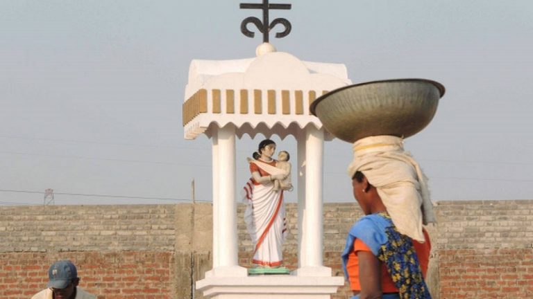 सत्संग के नाम पर झारखंड में आदिवासियों का धर्मांतरण, गाँवों में चर्च के एजेंट हिंदू धर्म के खिलाफ उगल रहे जहर: विहिप का दावा