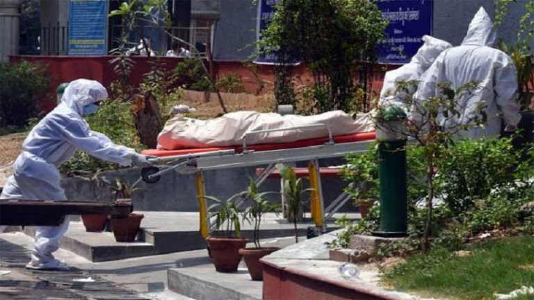 ‘लोगों के साथ जानवरों से भी बदतर सलूक’: दिल्ली में कोरोना पर SC सख्त, केजरीवाल सरकार को फटकारा