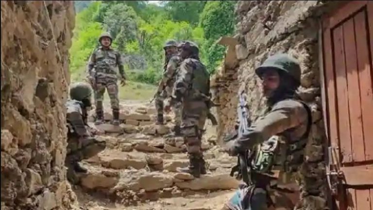 सुरक्षाबलों ने लिया CRPF जवान और बच्चे की मौत का बदला: अनंतनाग में 2 आतंकी ढेर, 24 घंटे में 5 का सफाया