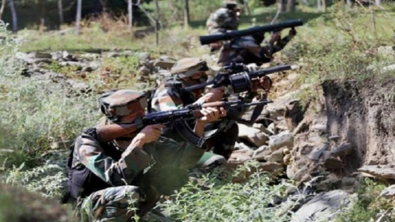 J&K: अनंतनाग और कुलगाम में मुठभेड़, 4 आतंकी ढेर, 2 हिजबुल मुजाहिदीन के