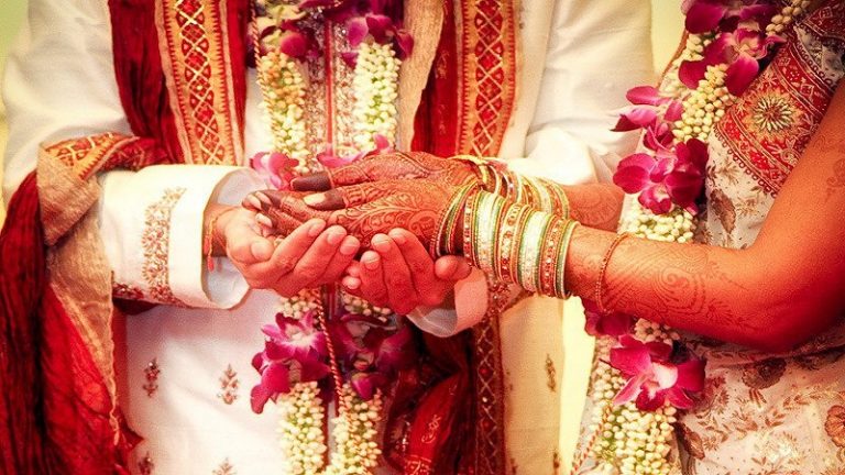 65 के हैं अब्बा, चौथी बार निकाह कर रहे, हमारी शादी नहीं करा रहे: महमूद की बेटी ने SSP से लगाई गुहार