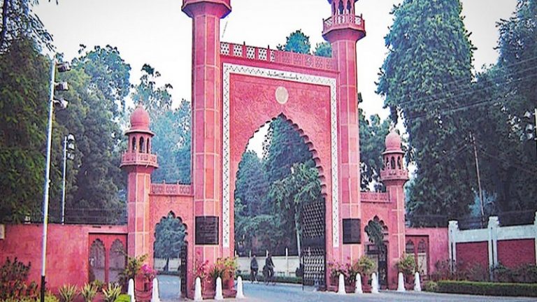 रहबर दानिश से AMU ने माँगा जवाब, हिंदू छात्रा को हिजाब पहनाने की धमकी देने का मामला