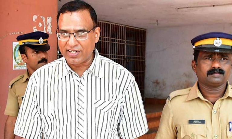 केरल में नाबालिग के रेप के आरोप में 20 साल कैद की सजा काट रहे पादरी ने की रेप पीड़िता से शादी की माँग, पीड़िता की भी है सहमति