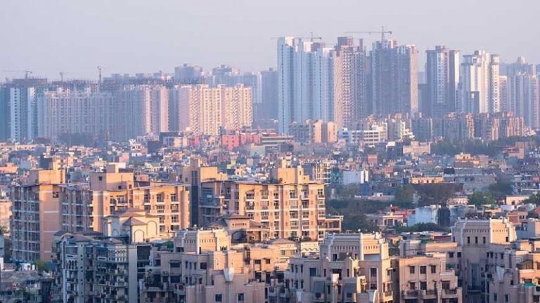 पुणे में जितने कोरोना संक्रमित उसके आधे भी नहीं देश के 24 राज्यों में, महाराष्ट्र के एक तिहाई केस यहीं से