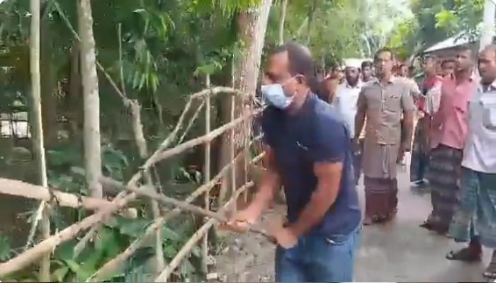 बांग्लादेश: 200 साल पुराने शिव मंदिर की जमीन हड़पने के लिए मुस्लिमों ने की तोड़फोड़, Video वायरल