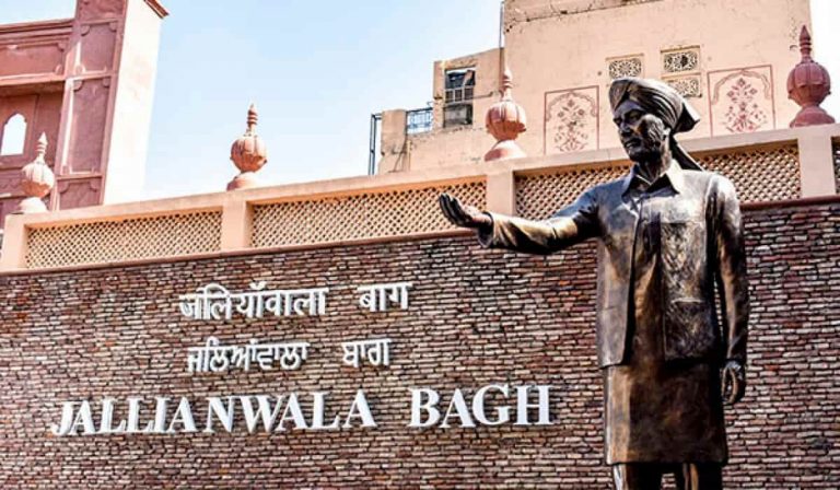 जलियाँवाला बाग में महिलाओं की अर्धनग्न तस्वीरें, बगल में गुरु नानक देव व रंजीत सिंह की तस्वीर: PM मोदी से शिकायत