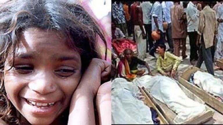 पहले ग्रेनेड फिर Ak-56 से बरसी गोलियाँ: 3 मिनट में 8 इस्लामिक आतंकियों ने 30 हिंदुओं का किया था नरसंहार