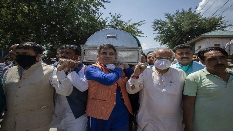 BJP से जुड़े तो वसीम बारी जैसा हश्र होगा : तहरीक-उल-मुजाहिद्दीन ने लगाए धमकी भरे पोस्टर