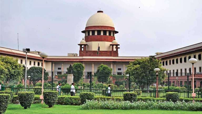 फाइनल ईयर की परीक्षा पर सुप्रीम कोर्ट की मुहर, कहा- इसके बिना छात्रों को पास नहीं किया जा सकता