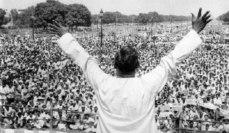 ‘लोकतंत्र की हत्या करने वाले कूड़ेदान में…’ – आपातकाल के बाद अटल बिहारी वाजपेयी का रामलीला मैदान वाला भाषण