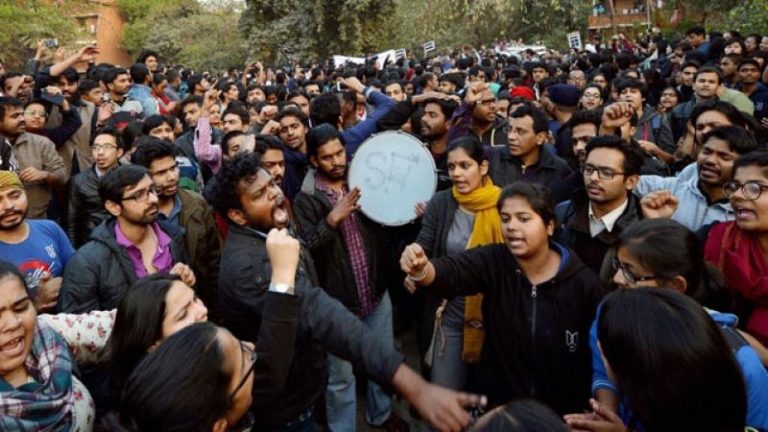 स्वतंत्रता के मायने: एक भारतीय को चाहिए ‘आजादी’ इन 8 तरह के लोगों से…