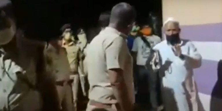 बिहार के भागलपुर में बवाल: लॉकडाउन में मस्जिद पहुँचे नमाजी, पुलिस ने समझाया तो बरसाए पत्थर